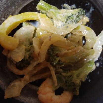 かさましに玉葱やパプリカを入れてみました。
マヨダレ参考になりました。